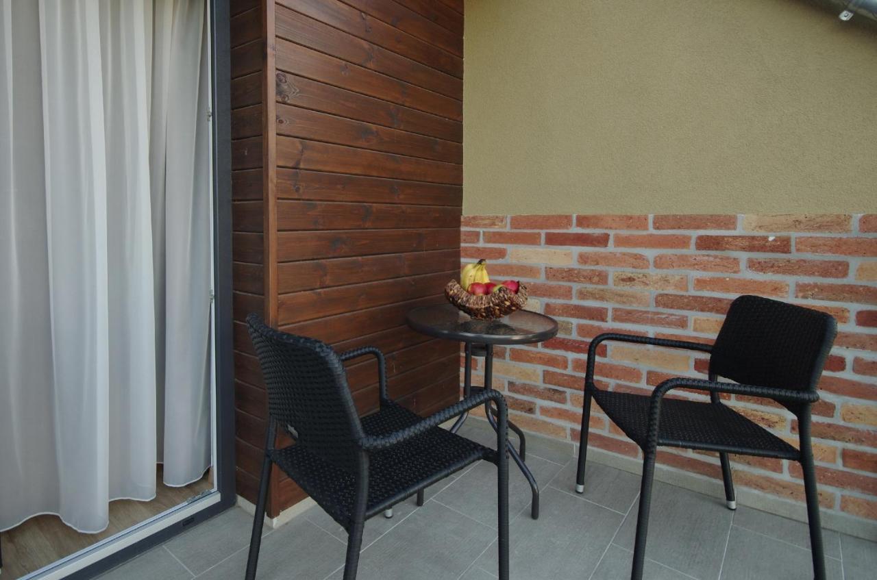 Almasy Apartmanhaz ギュラ エクステリア 写真